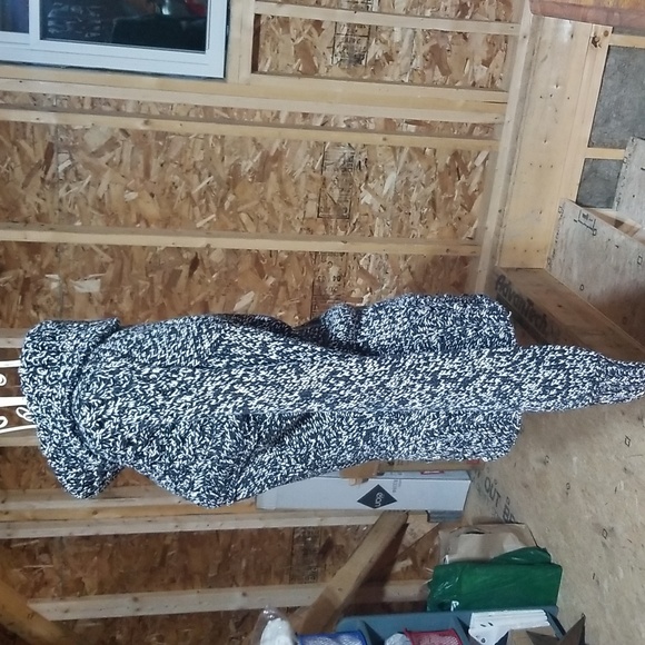 City Unltd. Black and cream knit sweater. Size small - Picture 4 of 7